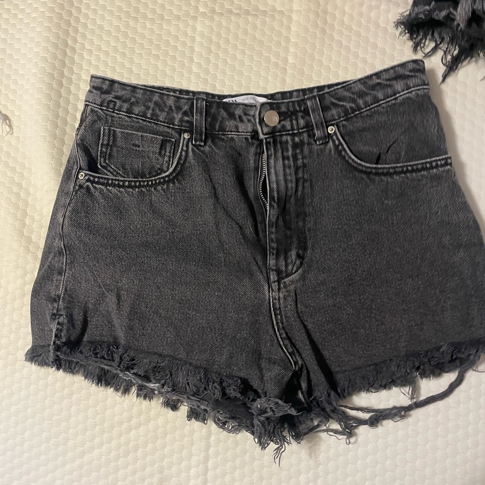 Black Zara Jean Shorts size 6
